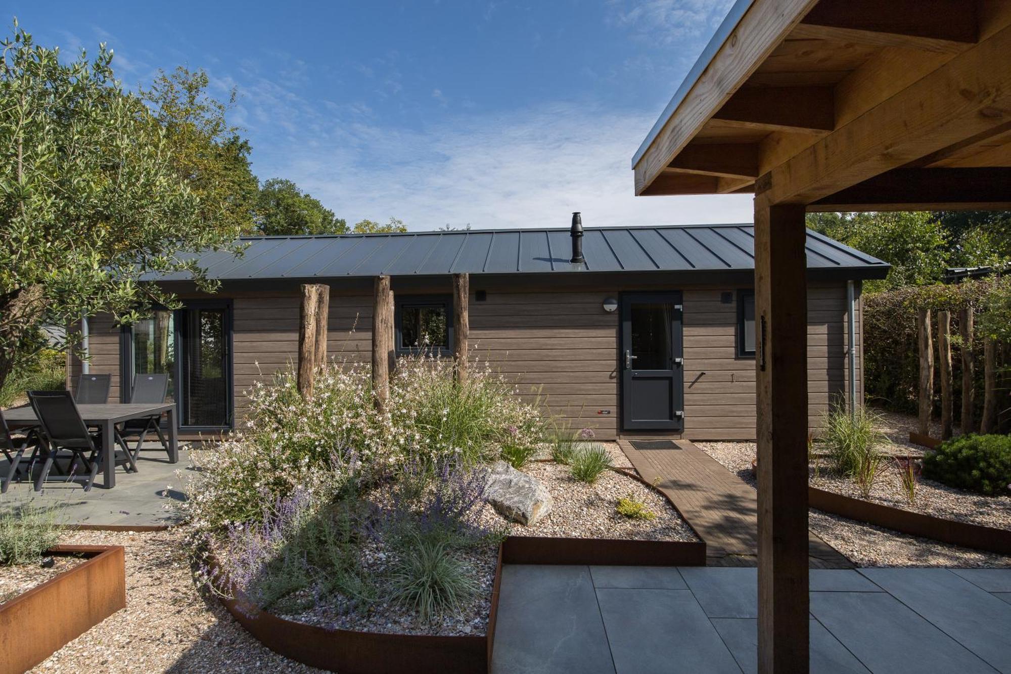 Modern Ingericht Chalet Op Groen Park Op De Veluwe Epe Zewnętrze zdjęcie